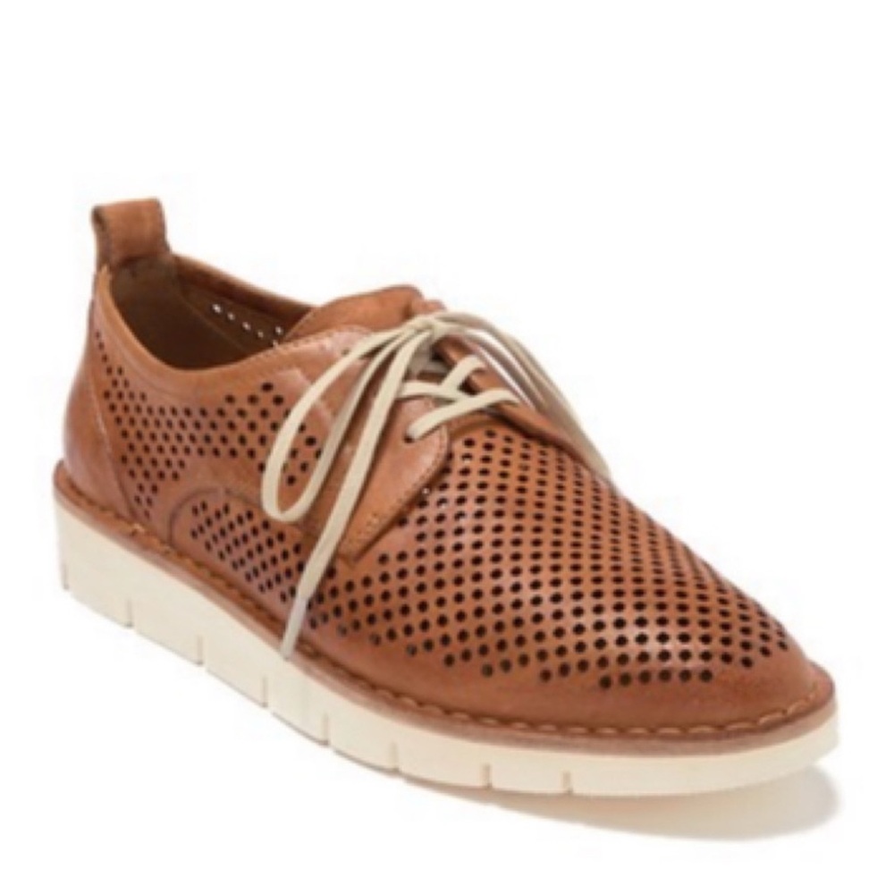 Trask Lena Men’s Laser Perforated Brown leather sneakers with rubber sole Sz 11M
